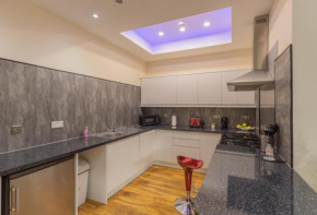 New 3-Bedroom Apartment Close to City Centre